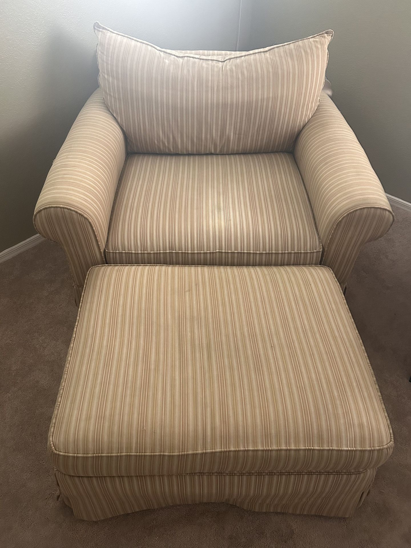Chair With Ottoman