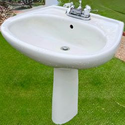 Pedestal Sink