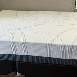 USED KING SIZE MEMORY FOAM COOL GEL MATTRESS WITH BOX SPRING DELIVERY 🚚 AVAILABLE 