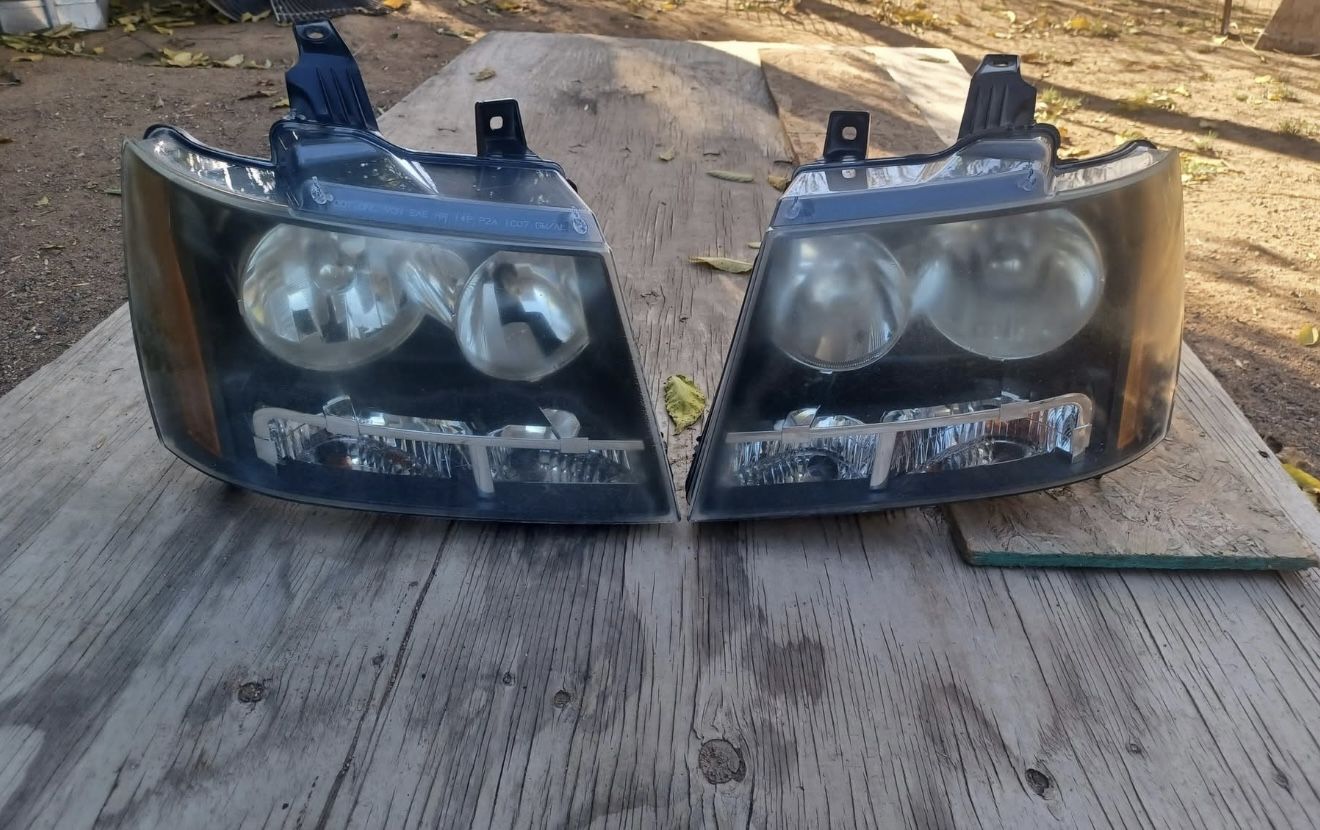 2007 Chevrolet Tahoe Headlights 