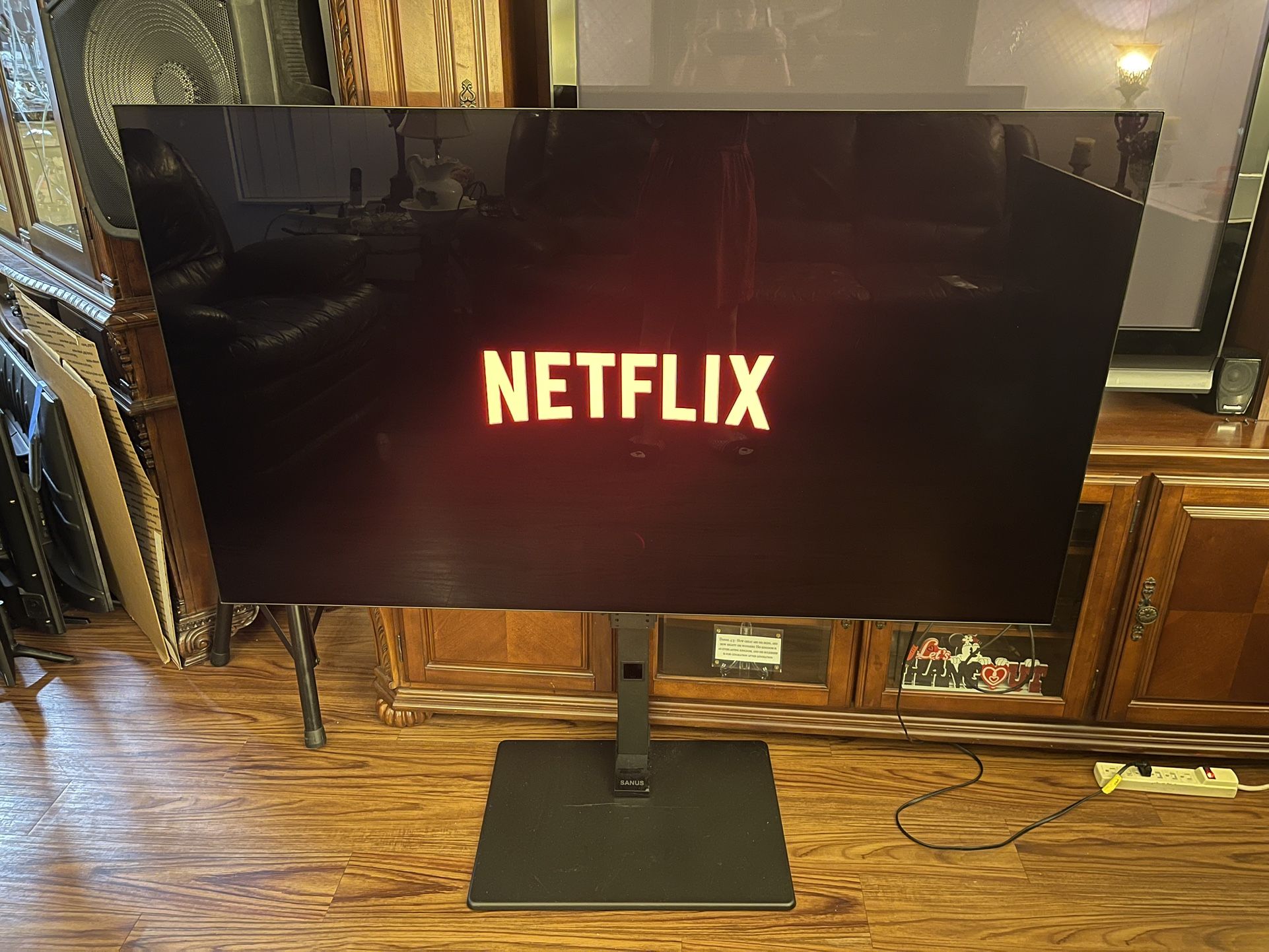  LG 65” 4K HDR Smart OLED TV with an α7  HDR and integrated LG ThinQ AI With New Remote. $500 OBO