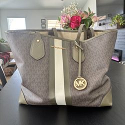 Michael Kors Eva Large Logo Stripe Tote Bag