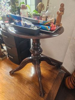 Round Table (Table only)