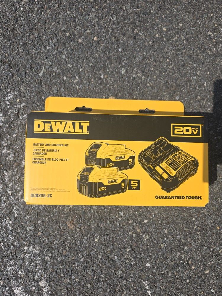 DeWalt DCB205-2C 20V MAX XR 5Ah Battery Starter Kit