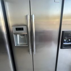 Refrigerator Frigidaire 36”