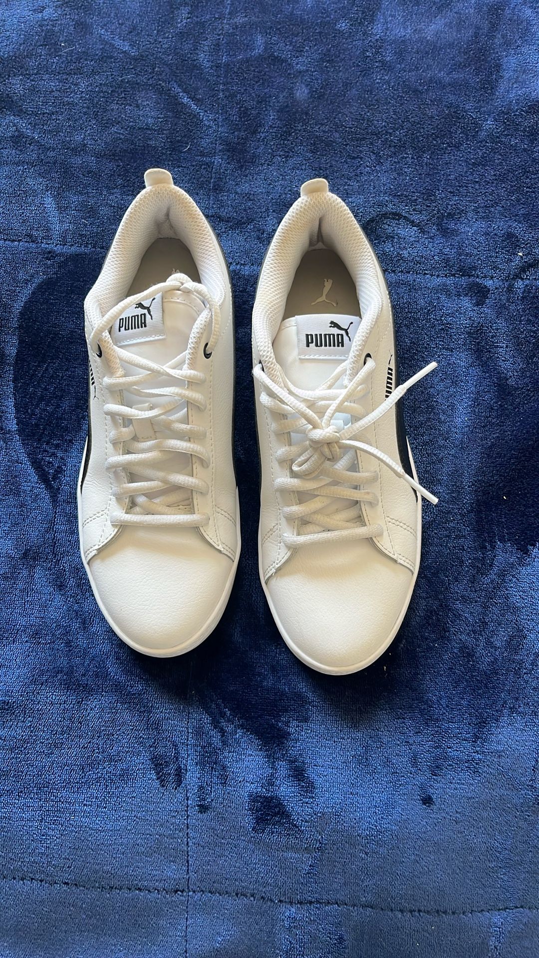 Pre-owned Pumas Size 4 Women’s