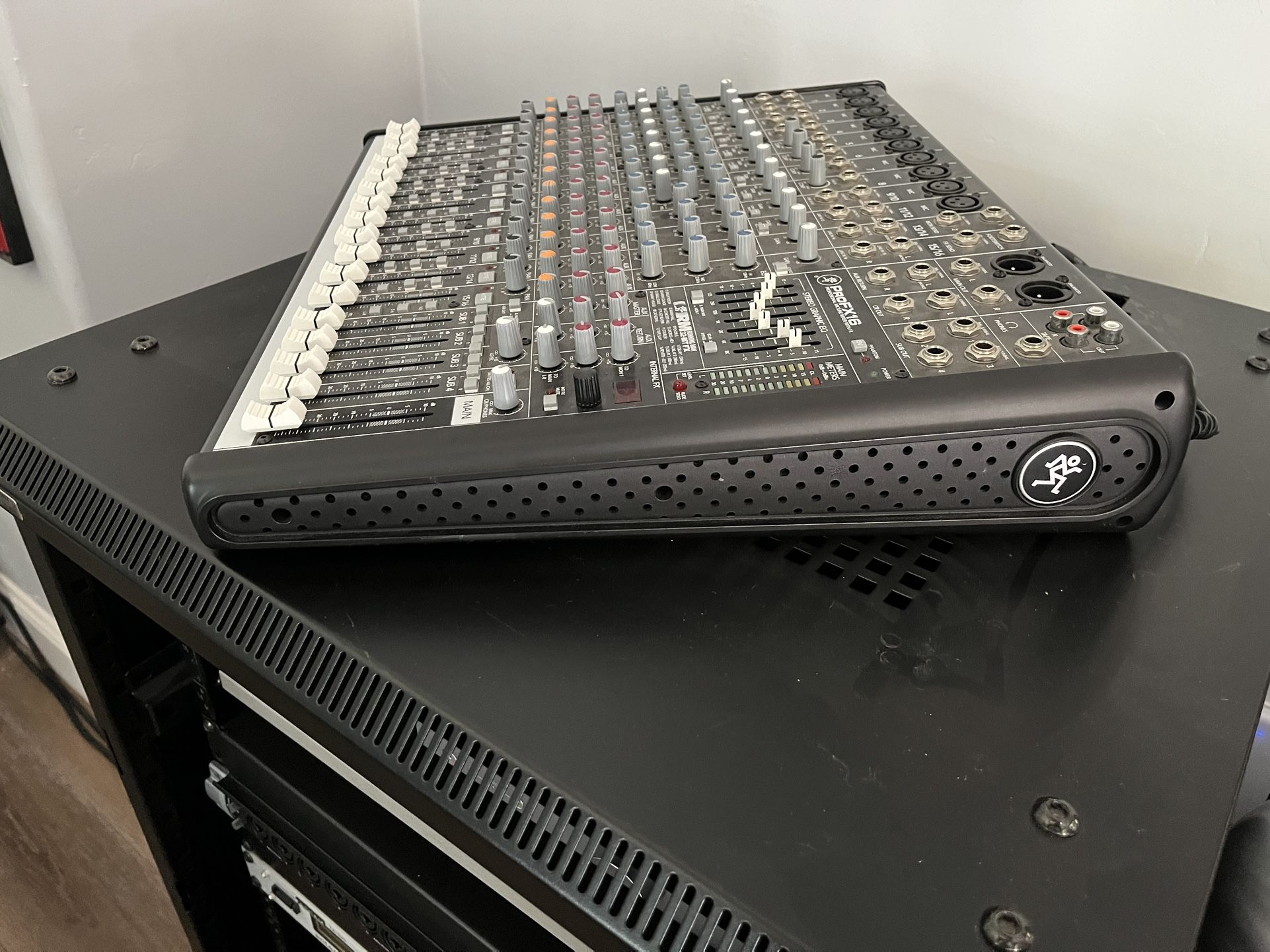 Mackie ProFX16 Mixer For Sale