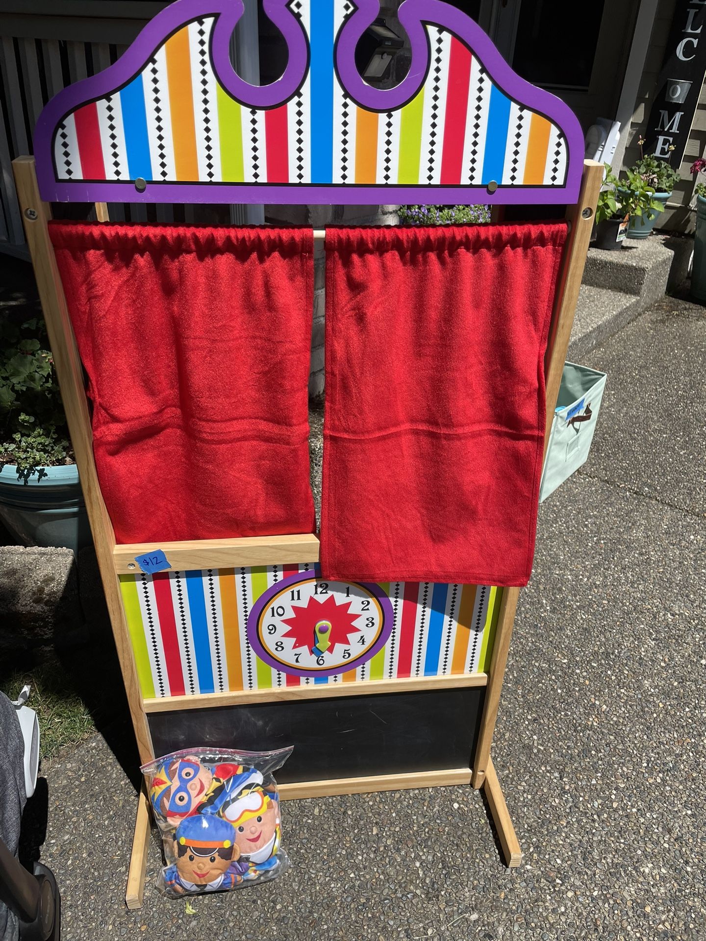 Puppet Theater + 5 Puppets