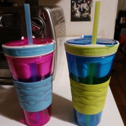 Snackeez Cups