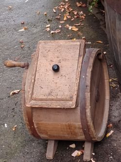 1900's Butter churner,