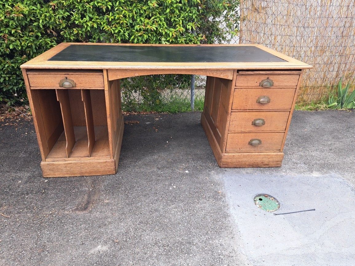 Free Architect's Desk