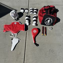 Complete Taekwondo / Martial Arts Gear Set Kids Size S With Bag