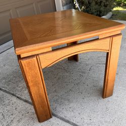 Solid Very Sturdy Oak End Table 