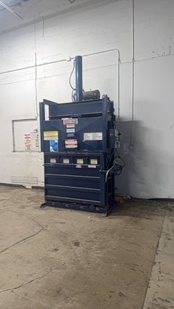 Free vertical baler