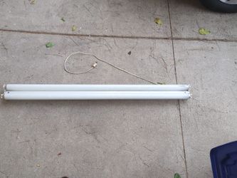 4 Foot Florescent Light Fixture