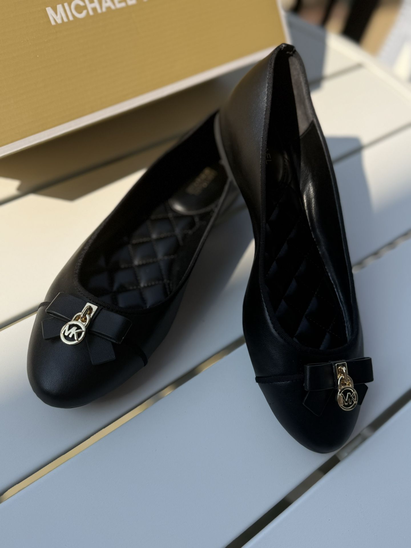 Michael Kors Black and Gold Stylish Ballet Flats size 8,5