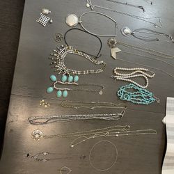 20 Necklaces,2 Bracelets,5 Pair Earrings,2pendants
