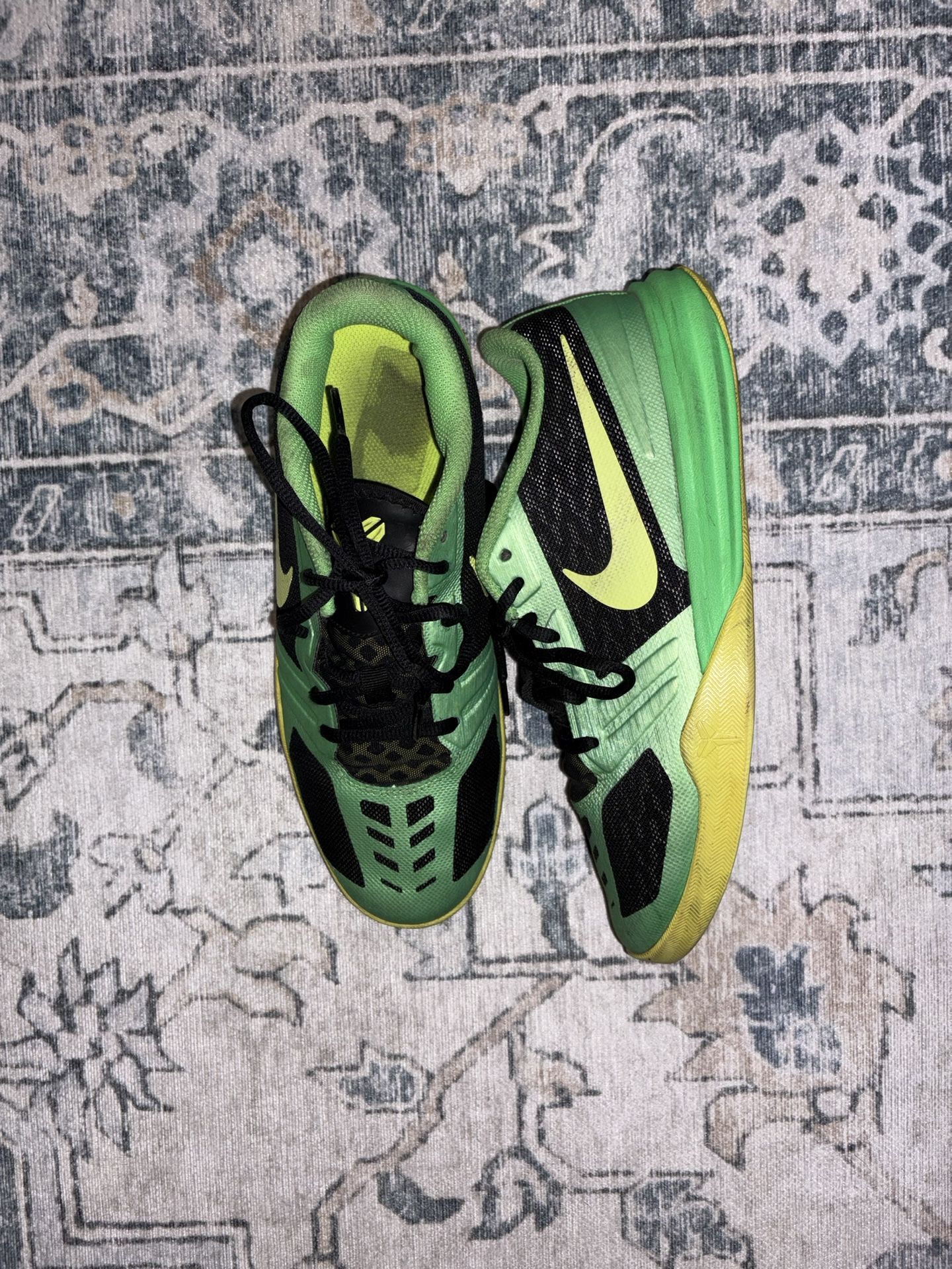 Nike KB Mentality Size 7