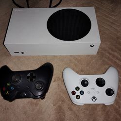 Microsoft Xbox Series S 512GB Console Model 1883 w/Controller