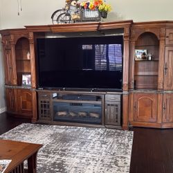 Entertainment center