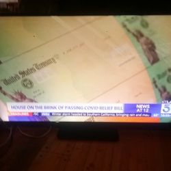 MAGNIFICENT PLAYING VIZIO 60 IN SMART TV