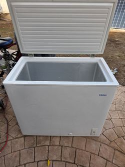 Excellent Condition Deep Chest Freezer 🩸🍊