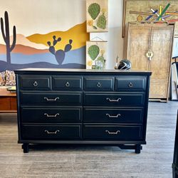 Cute Black Dresser / 10 Drawers