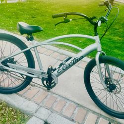 E-BIKE - Like New!