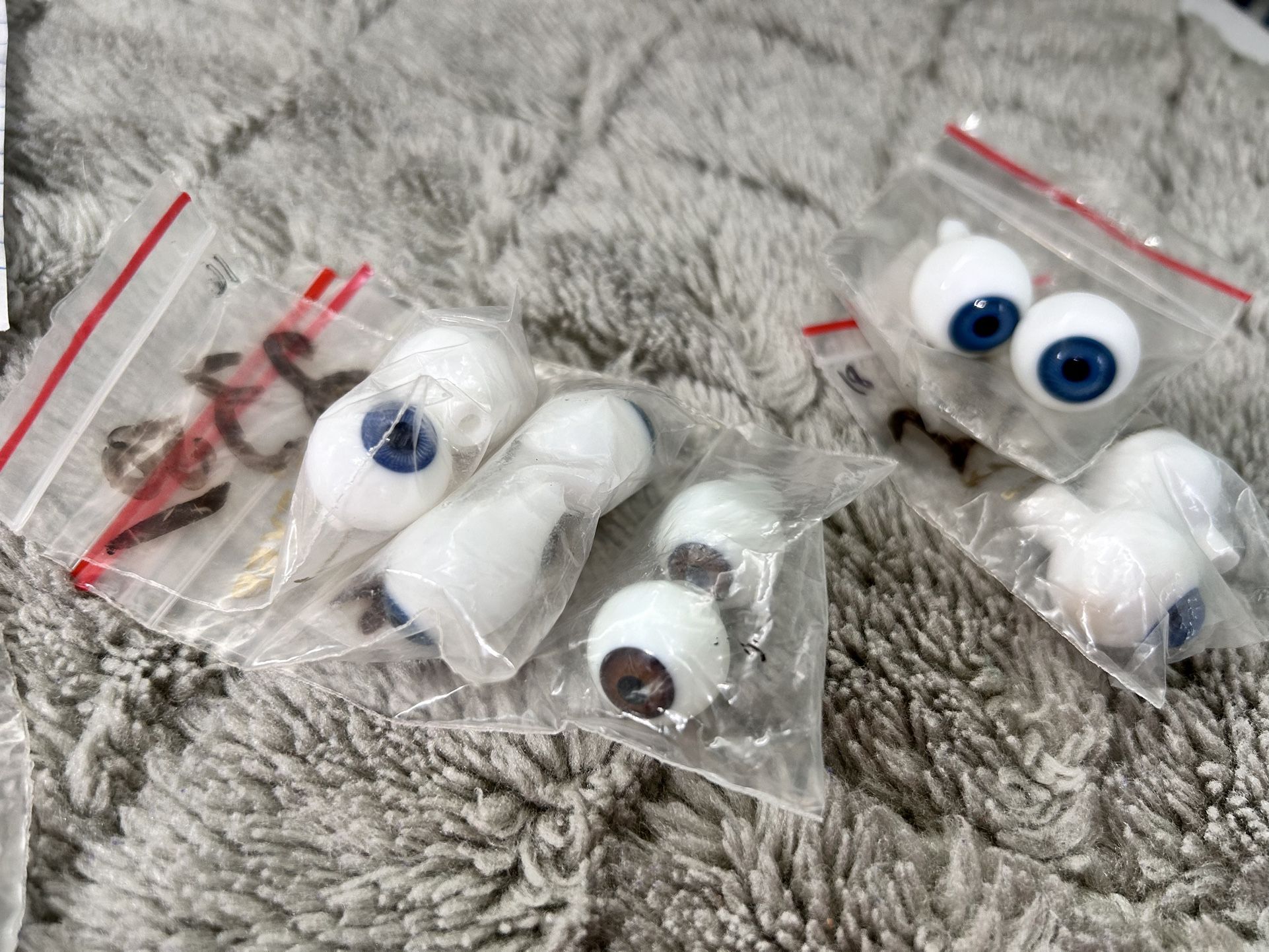 GLASS DOLLS EYES
