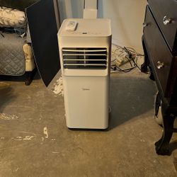 Portable Air Conditioner Midea Like New