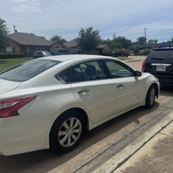 2017 Nissan Altima 