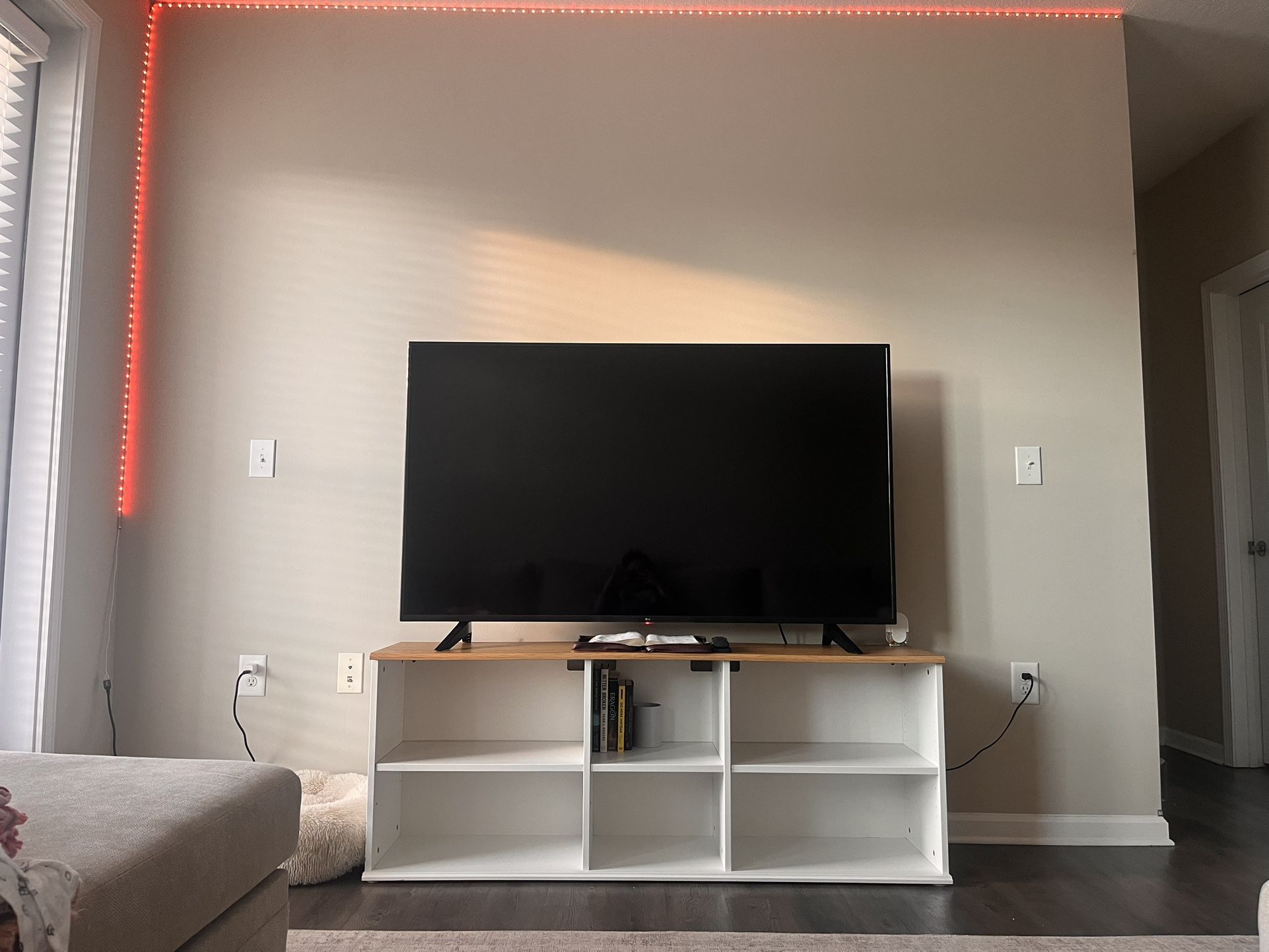 White Tv Console