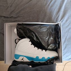 Unc Retro 9