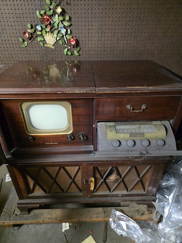 1948 RCA Victor 8TV323