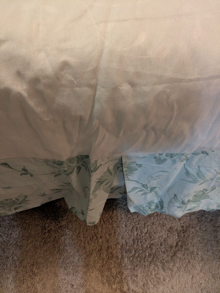 King Size Light Green Print Cotton Bed Skirt