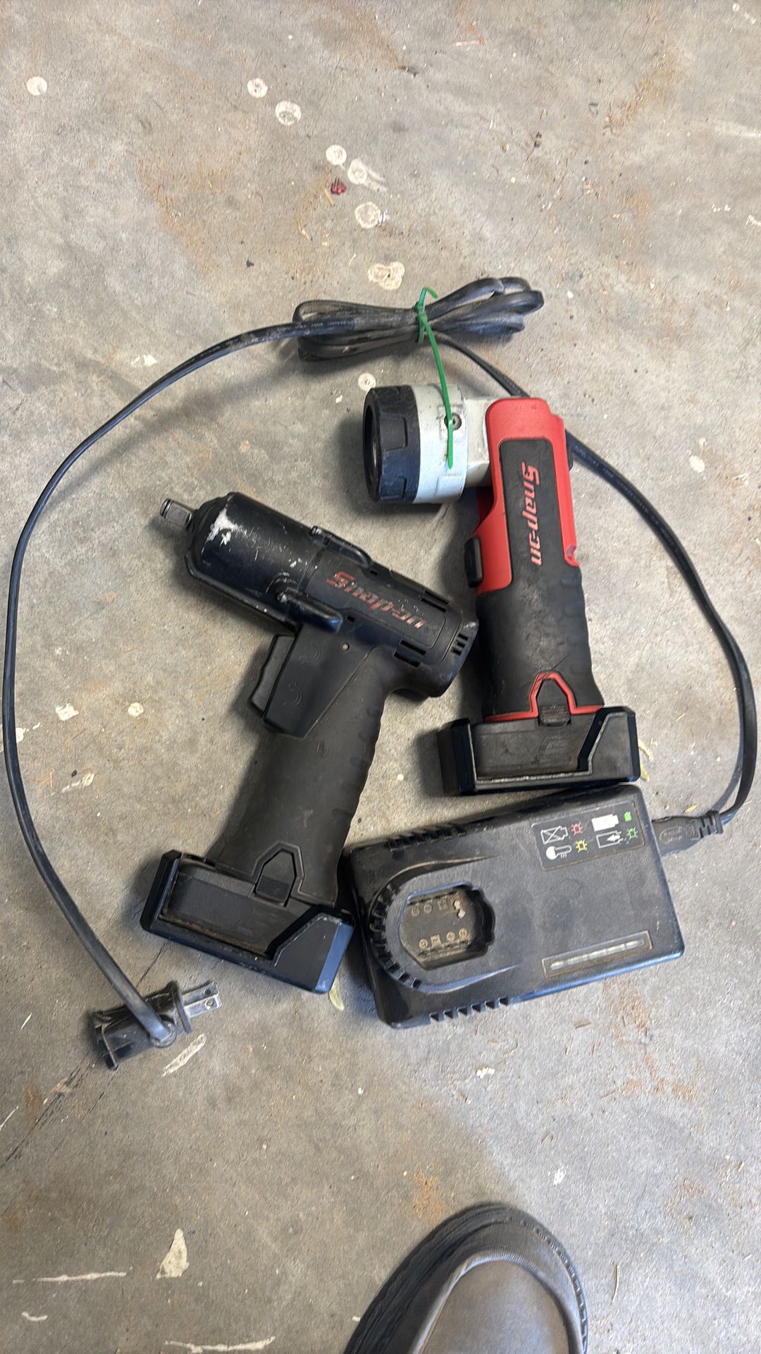 Snap on 3/8 impact and flashlight