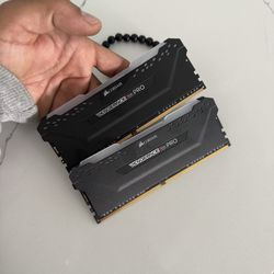 Corsair vengeance RGB DDR4 32 gigs (16x2)