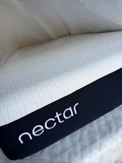 Queen size bed mattress nectar classic memory foam firm adjustable Serta Sealy Beautyrest Stearns & foster black purple restore Tempurpedic saatva avo