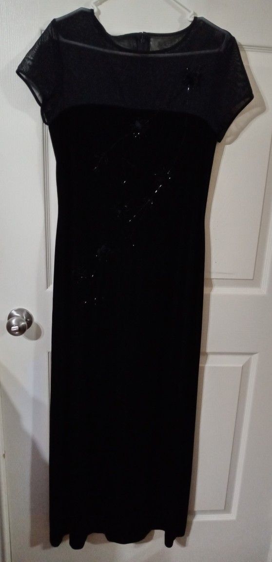 J. R. NITES BY CALIENDO DRESS RN 23937 Size 14 BLACK VALVET MADE IN MACAU .