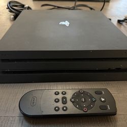 USED PS4 CONSOLE & 4 GAMES