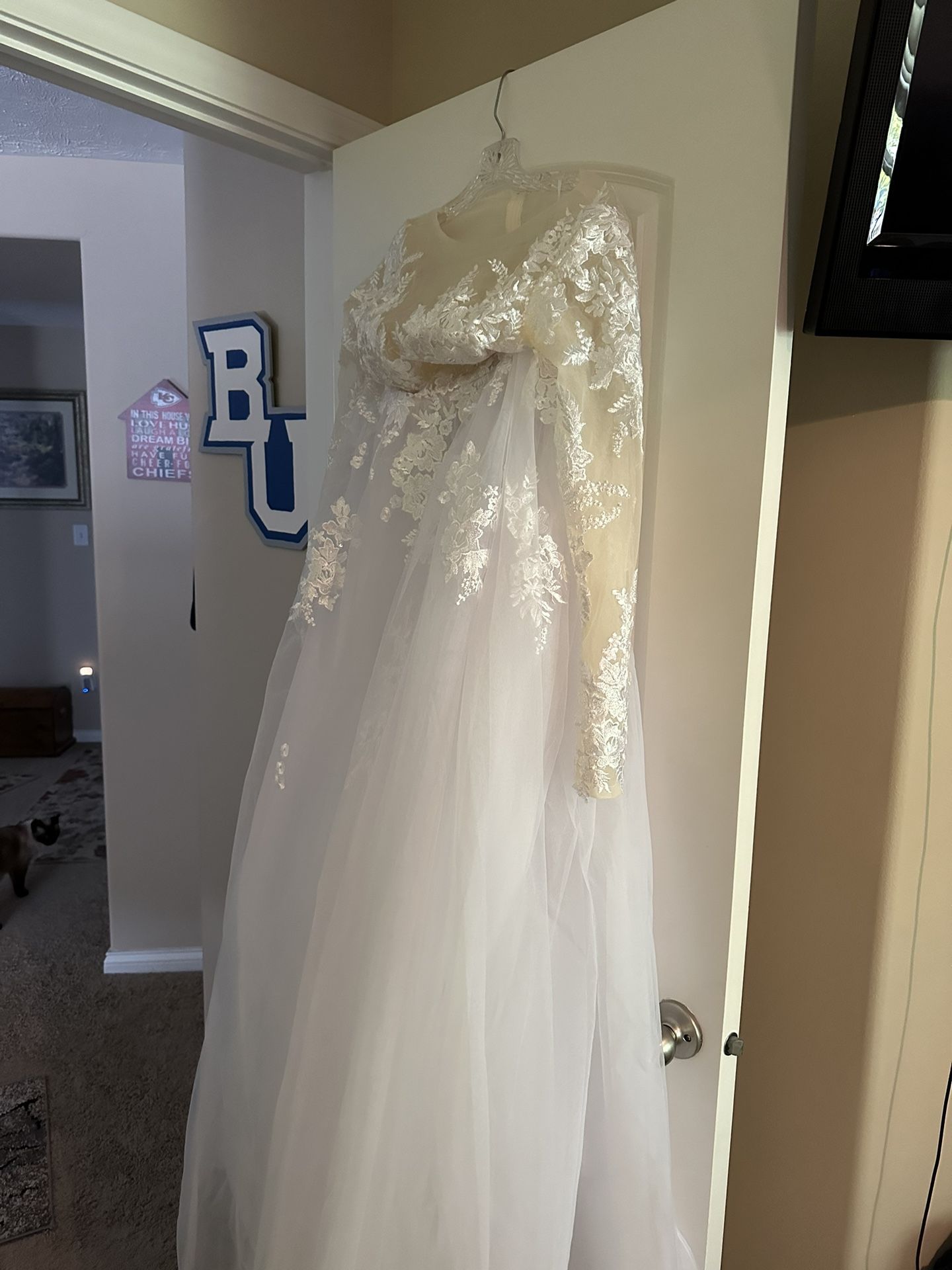 Wedding Dress - NEVER WORN!!!  Size 10