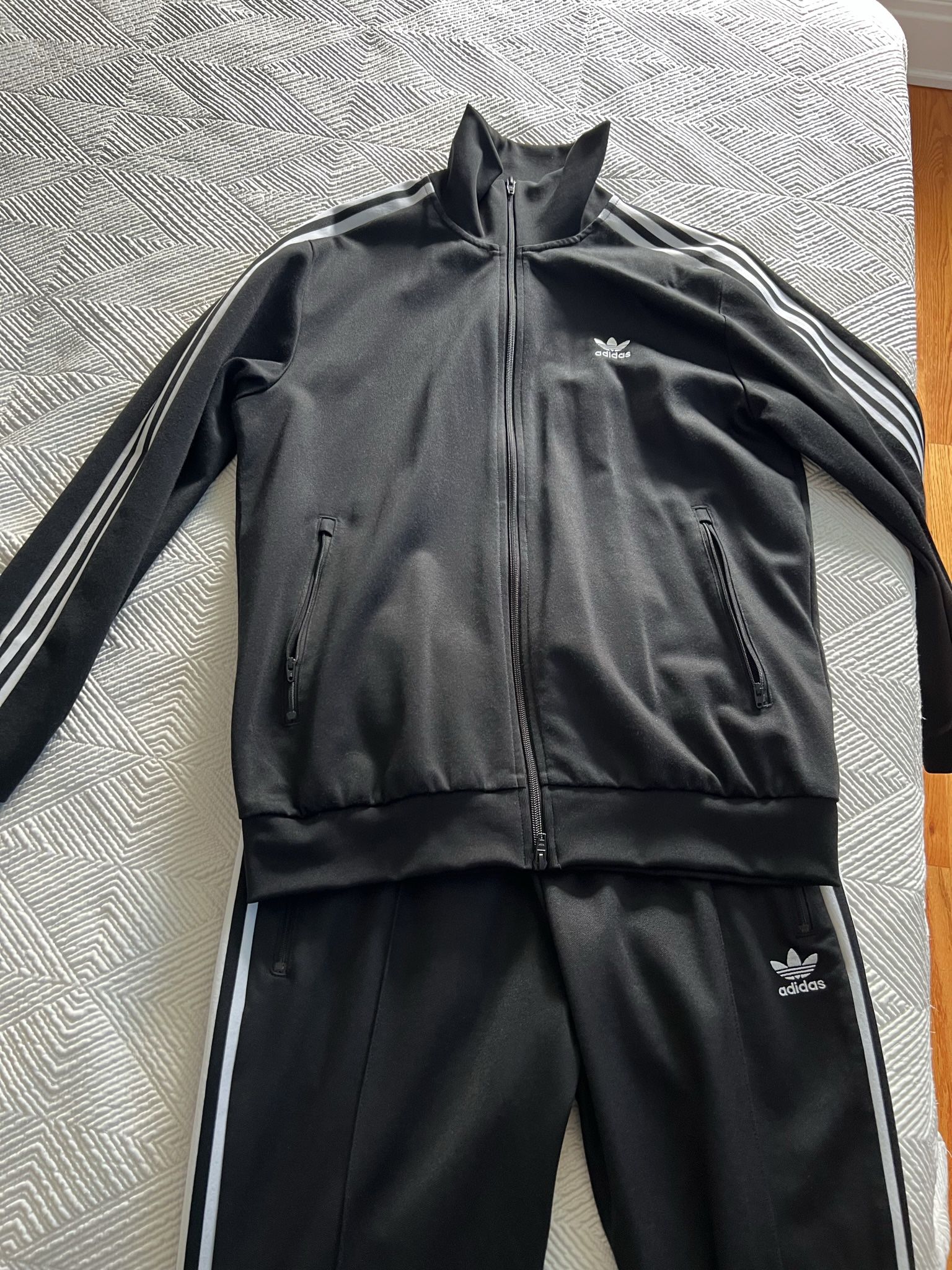 Adidas Men’s Track Suit - Large - Like NEW