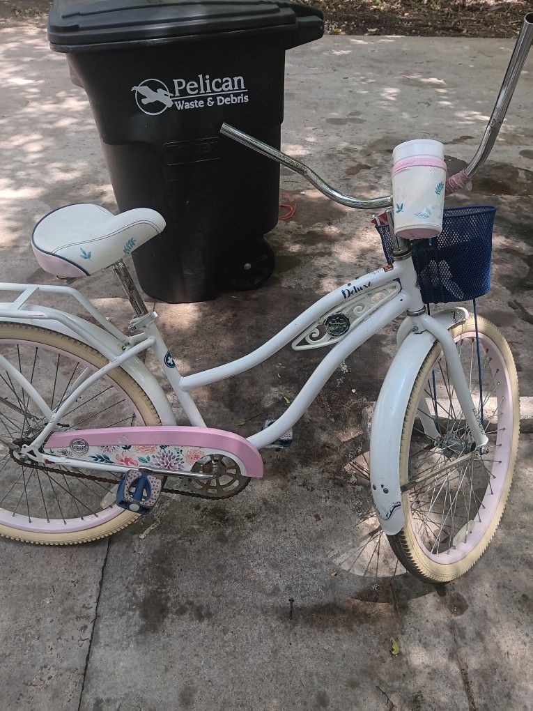 Huffy.   Beach Cruiser