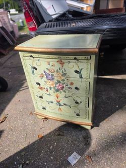 Beautiful Peter Andrews small dresser / nightstand the prices firm