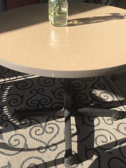 Round Table 