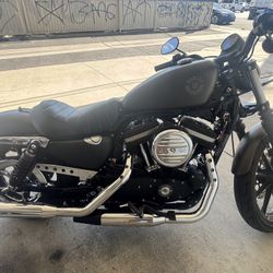 2021 Harley Davidson Iron 883 - Like New