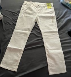 Levi’s Slim Fit (White)
