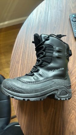 Boys snow shoes