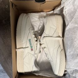 Women’s Reeboks Club c 85 Vintage Size 6w
