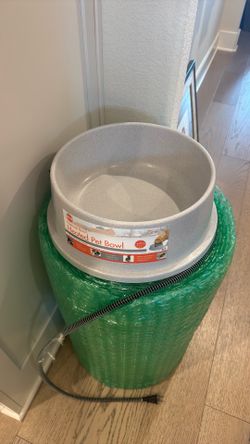 Free new heated pet bowl